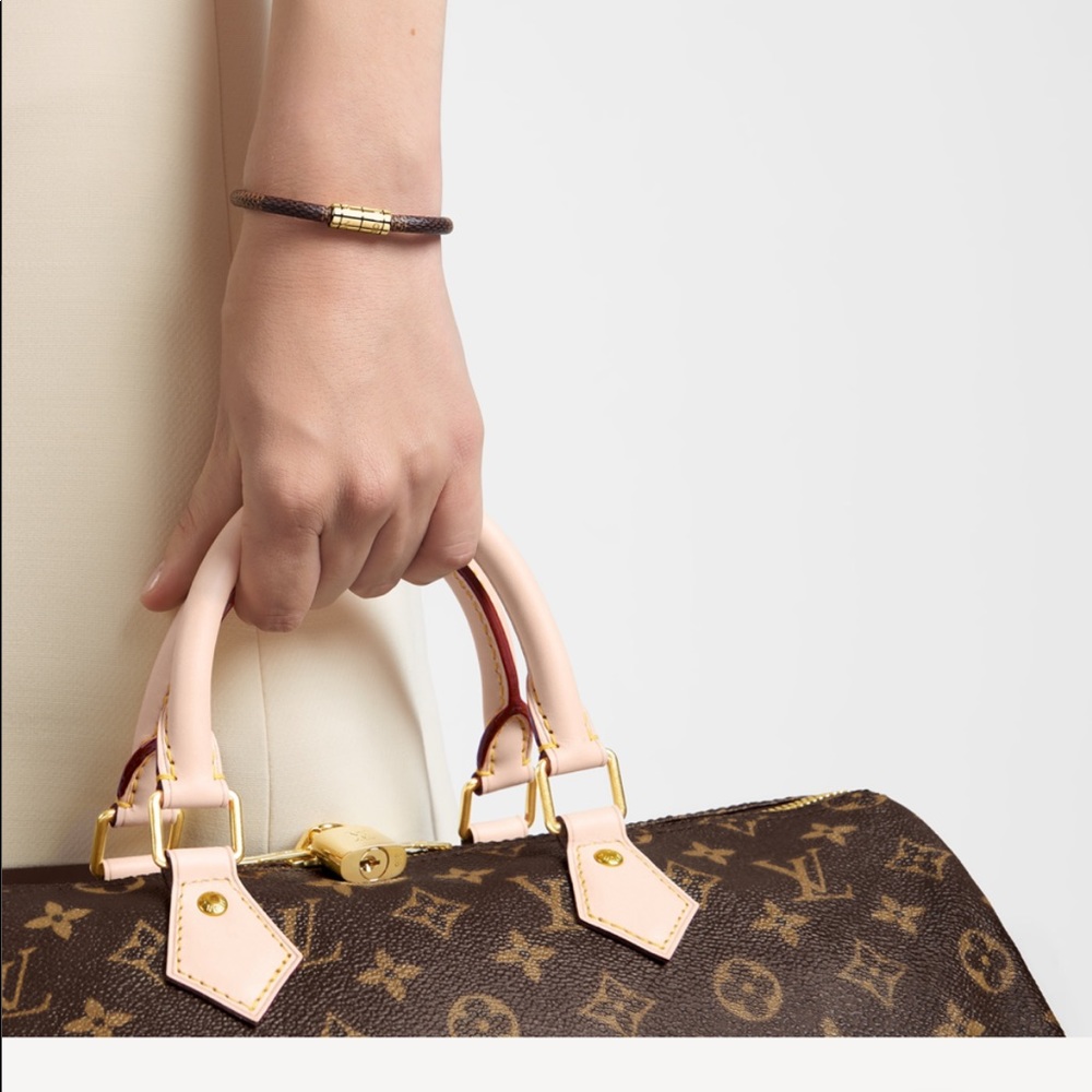 Authentic Keep it Louis Vuitton bracelet size 17